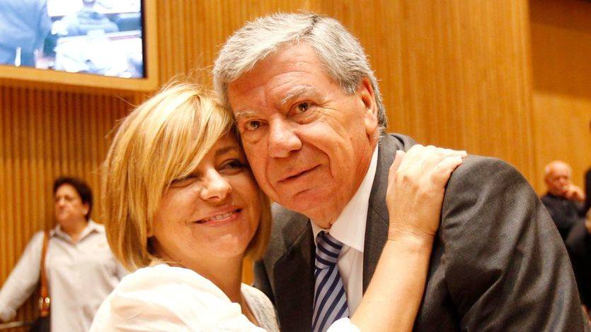 El ex ministro del Interior José Luis Corcuera y Elena Valenciano