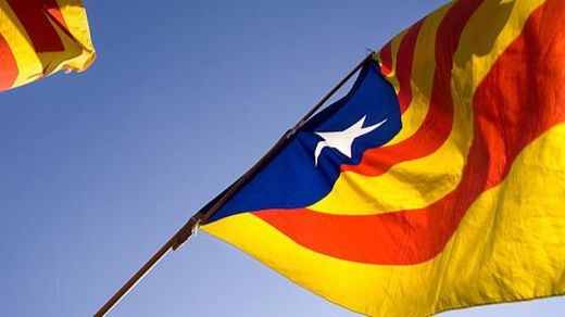 Los empresarios catalanes piden a Puigdemont que vaya al Congreso y respete la ley