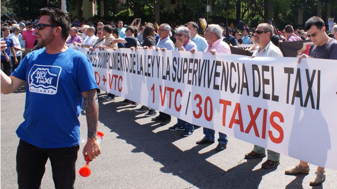 Los taxistas amenazan con una huelga indefinida a partir del 31 de julio