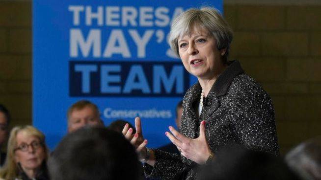 Theresa May responsabiliza al espionaje y a la Policía de la mala gestión antiterrorista a un día de las elecciones