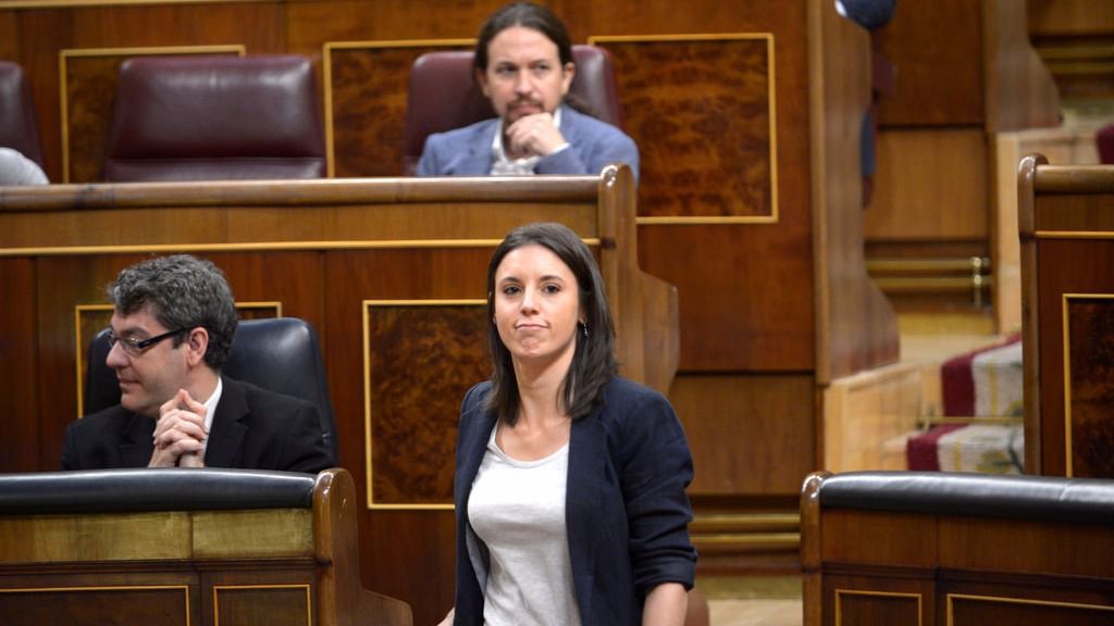 Podemos pide al PSOE buscar acuerdos entre los que votaron 'sí' o abstención a la moción contra Rajoy