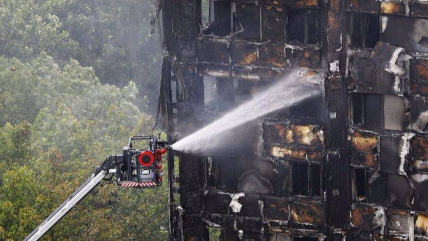 Trágica suma y sigue: ya son 58 las víctimas mortales del incendio en la Torre Grenfell