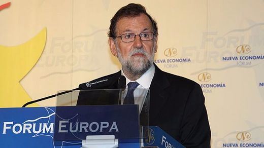 Rajoy enseña los dientes al aspirante Sánchez y le pide 