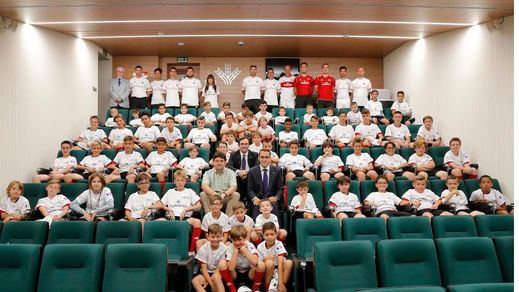 Sesenta niños disfrutaron en Albacete del Campus de Fútbol que organizó el mítico AC Milan con apoyo de Globalcaja