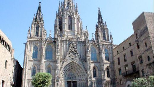 La nueva extravagancia política de la CUP: expropiar la catedral de Barcelona