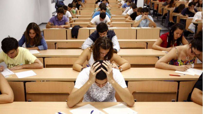 Oposiciones y concursos de empleo público: más de 150 plazas de notarios, INE, futuros jueces y fiscales...