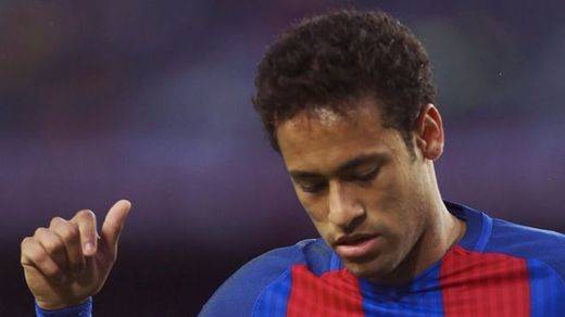 La (posible) nueva locura del mercado del fútbol: 222 millones por Neymar