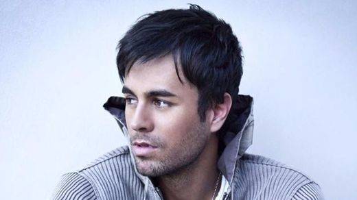 Revilla insinúa que Enrique Iglesias hizo playback en su concierto de Santander