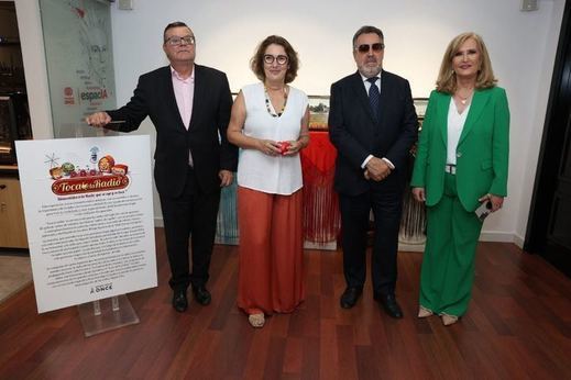 Exposición 'toca la radio' de la ONCE