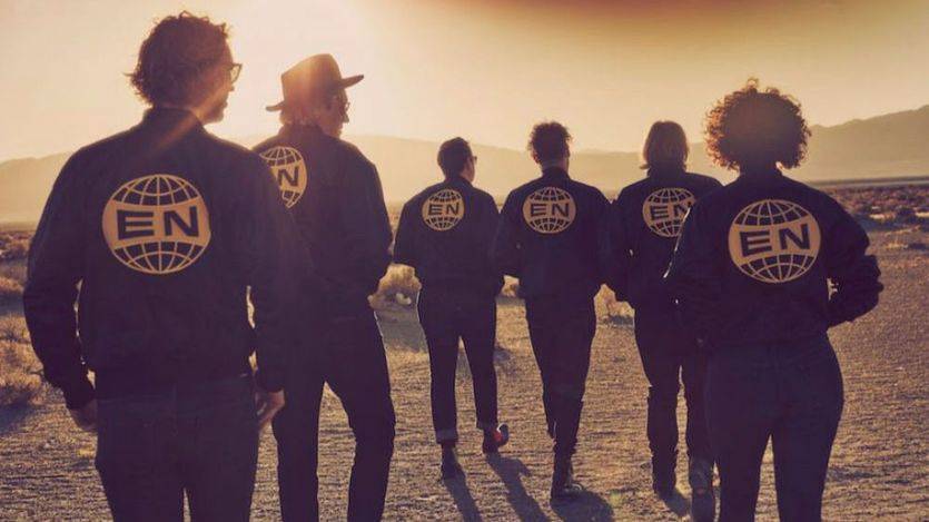 'Everything now' de Arcade Fire: el primer resbalón serio de su discografía