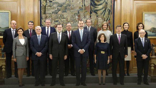 CIS: el Gobierno suspende de forma rotunda, pero Rajoy no es el que peor nota saca en La Moncloa