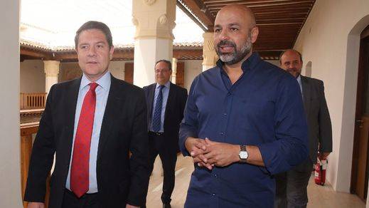El Gobierno de Castilla-La Mancha ya es mixto: Page nombra vicepresidente al 'podemita' García Molina