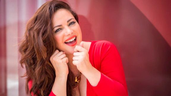 Davinia, la original renovadora de la canción melódica, está de gira con su 'Casa de muñecas' más musical (vídeo)