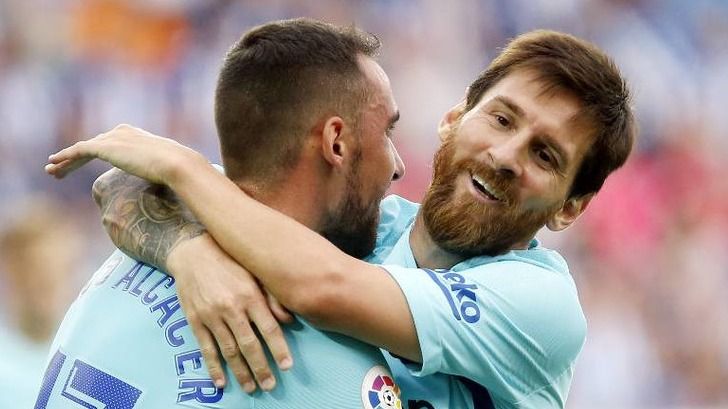 Messi es suficiente para seguir tapando la crisis del Barça: 0-2 al Alavés
