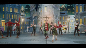 El Corte Inglés lanza su spot de Navidad 'La canción de los elfos' en clave de cuento