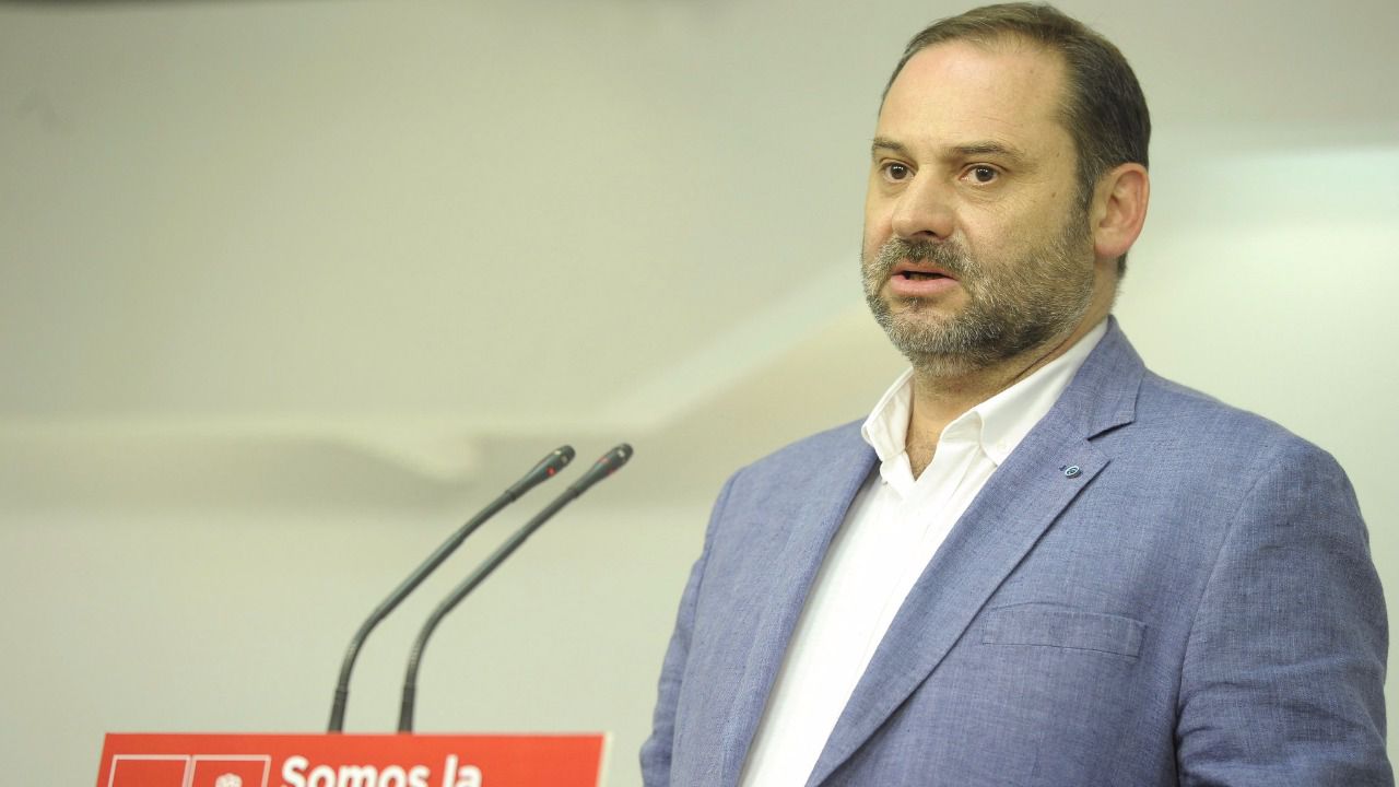 El PSOE apoya las iniciativas del Gobierno contra el referéndum