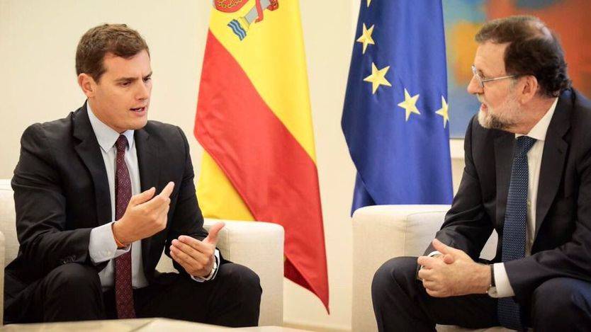 Rivera pide a Rajoy que no descarte ninguna medida para frenar el 'golpe' independentista
