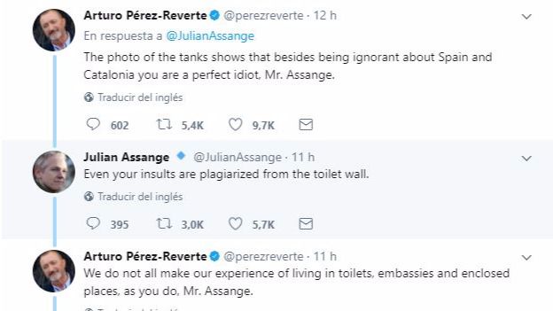 Assange y Pérez Reverte se enzarzan en Twitter a cuenta de Cataluña