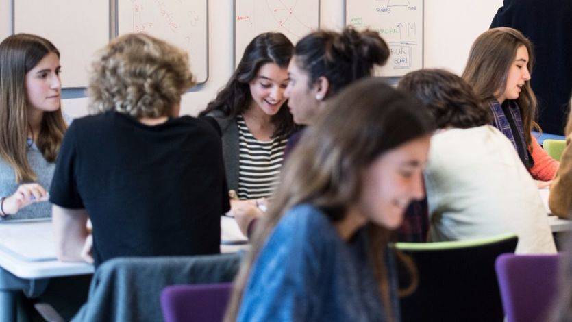 El Gobierno regional completa este curso la implantación del nivel C1 en todas las lenguas ofertadas en las Escuelas Oficiales de idiomas