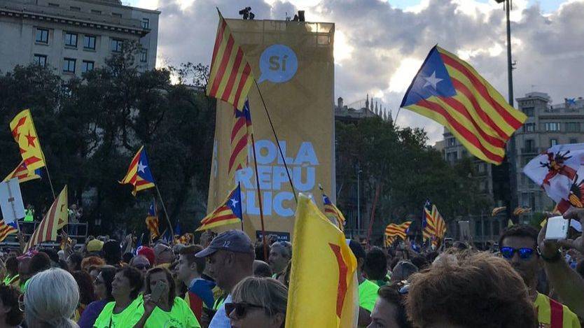 Apenas un millón de independentistas exigió en la calle imponer su referéndum secesionista a todos los catalanes y españoles