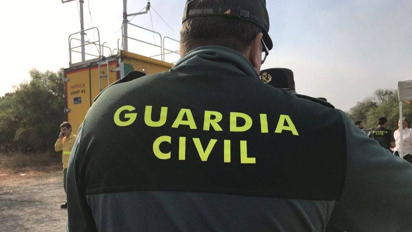 La Guardia Civil incauta 100.000 carteles que promocionaban el referéndum