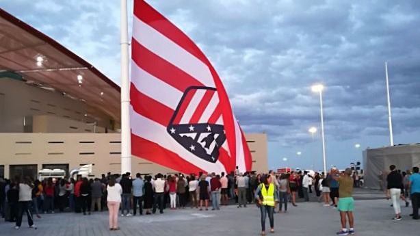 La pifia viral con la bandera del Atlético