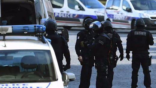 Ataque en Marsella: un hombre mata a otros dos al grito de ‘¡Alá es grande!’