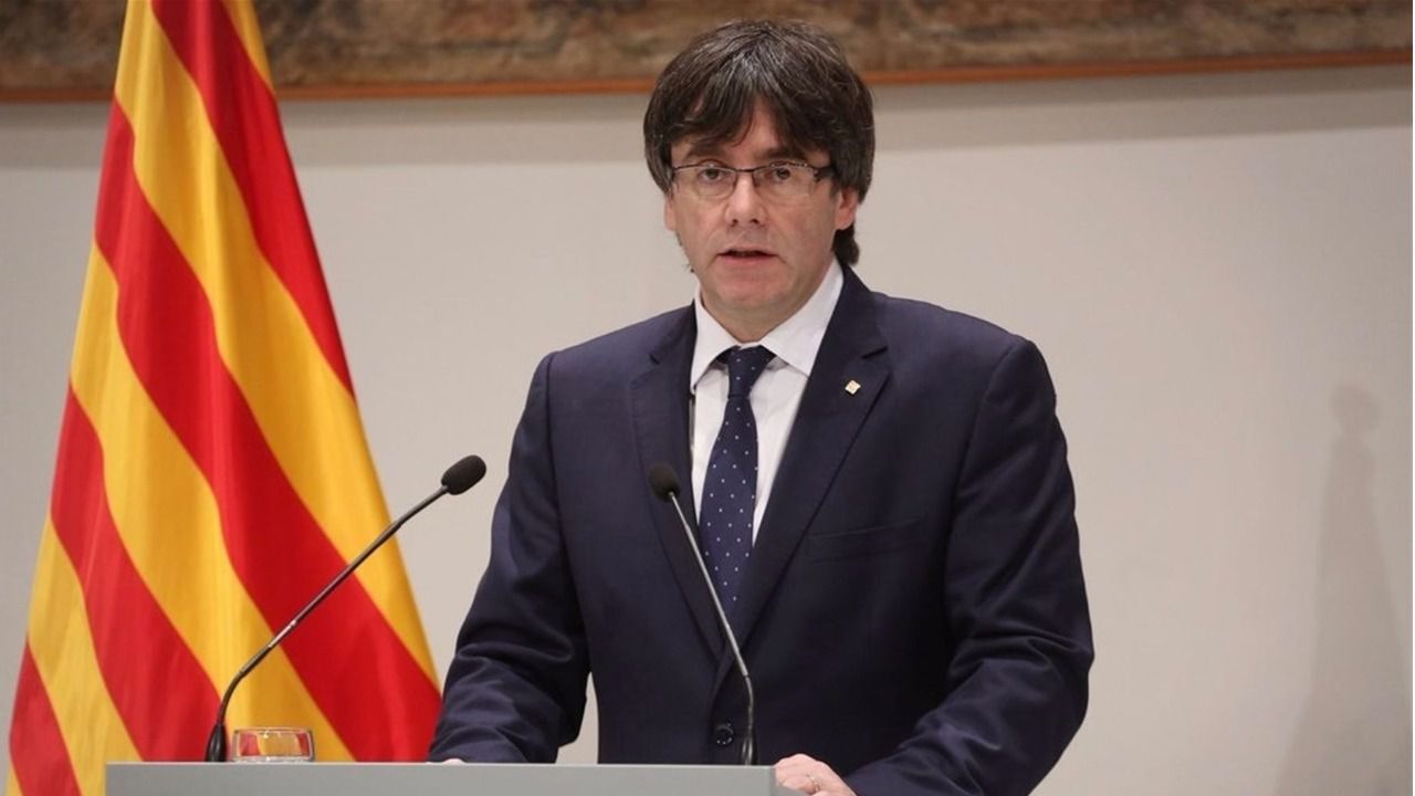 Puigdemont exige la retirada de policías y guardias civiles por su "violencia gratuita"