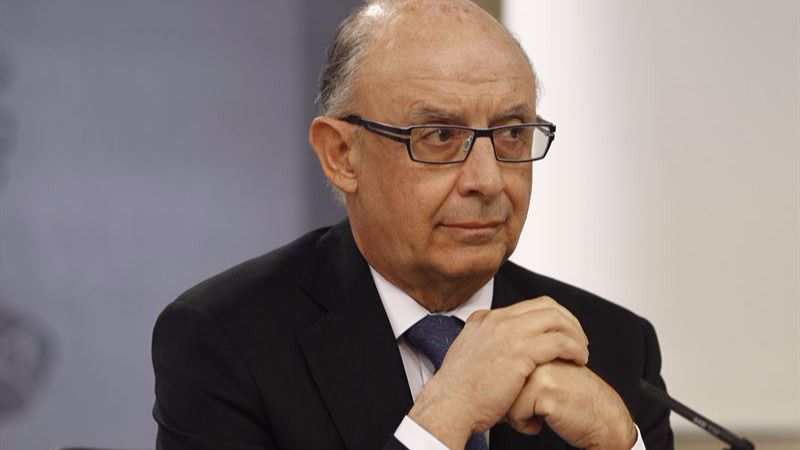 Montoro convoca 488 plazas de Técnicos de Hacienda