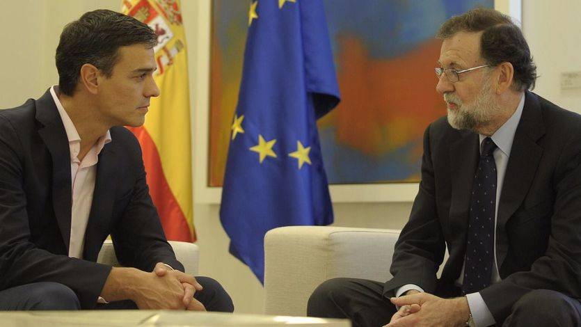 Pedro Sánchez y Mariano Rajoy en Moncloa