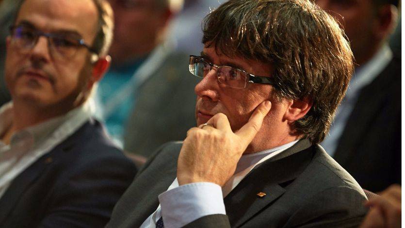 > Organizan a Puigdemont un plan de huida a Francia en caso de exilio