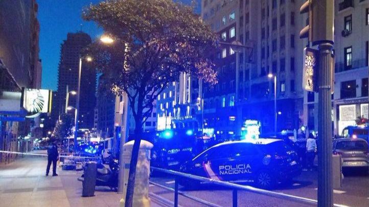 Psicosis terrorista en el centro de Madrid tras abandonar un hombre un coche en plena Gran Vía