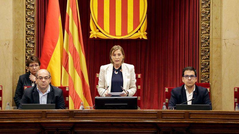 Cataluña se rinde a la legalidad y Forcadell da por disuelto el Parlament