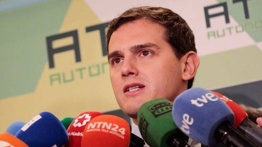 Rivera: 'De Cataluña se han fugado capitales, depósitos y empresas...y ahora se fuga Puigdemont'