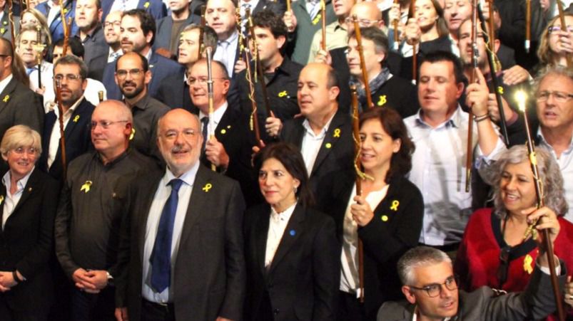 Hacienda pide que la Fiscalía investigue el viaje a Bruselas de los 200 alcaldes independentistas