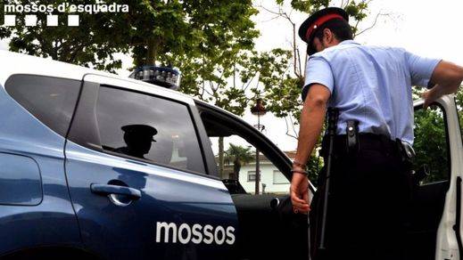 Expedientan al Mosso que escolta a Puigdemont en Bruselas