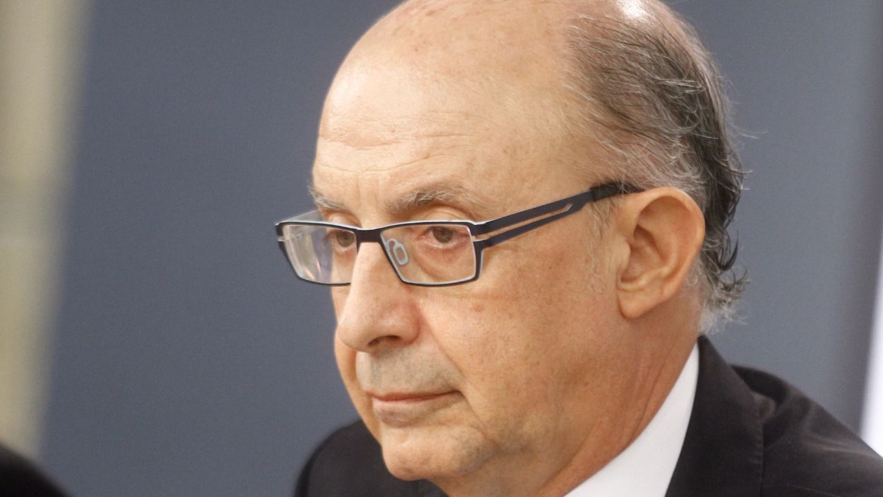 Montoro hará de 'Gran Hermano' en eBay, Wallapop o Vibbo para que las ventas de segunda mano no evadan impuestos