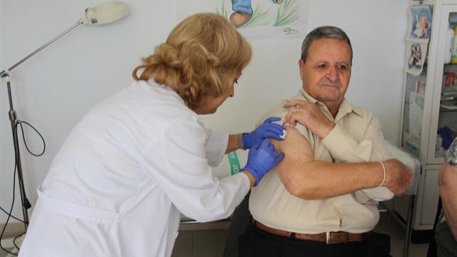 El PSOE niega el desabastecimiento de vacunas para la gripe que denuncia el PP