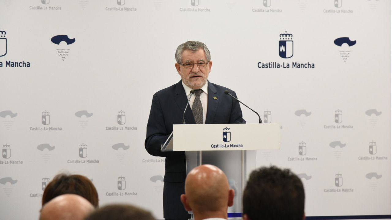 El PP reclama el cese del consejero de Educación "por el problema que ha causado a la Universidad de Castilla-La Mancha"