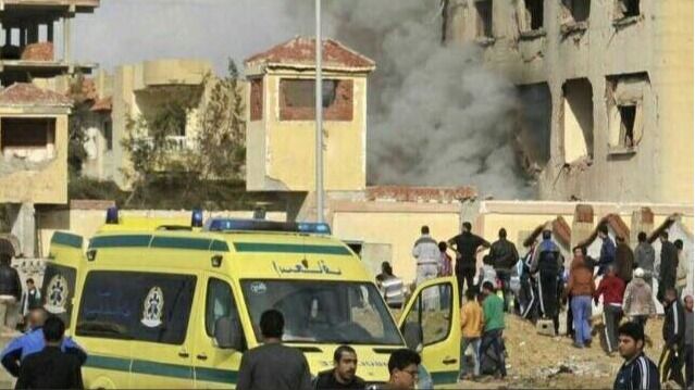 305 muertos, entre ellos 27 niños, en el atentado contra una mezquita en Egipto
