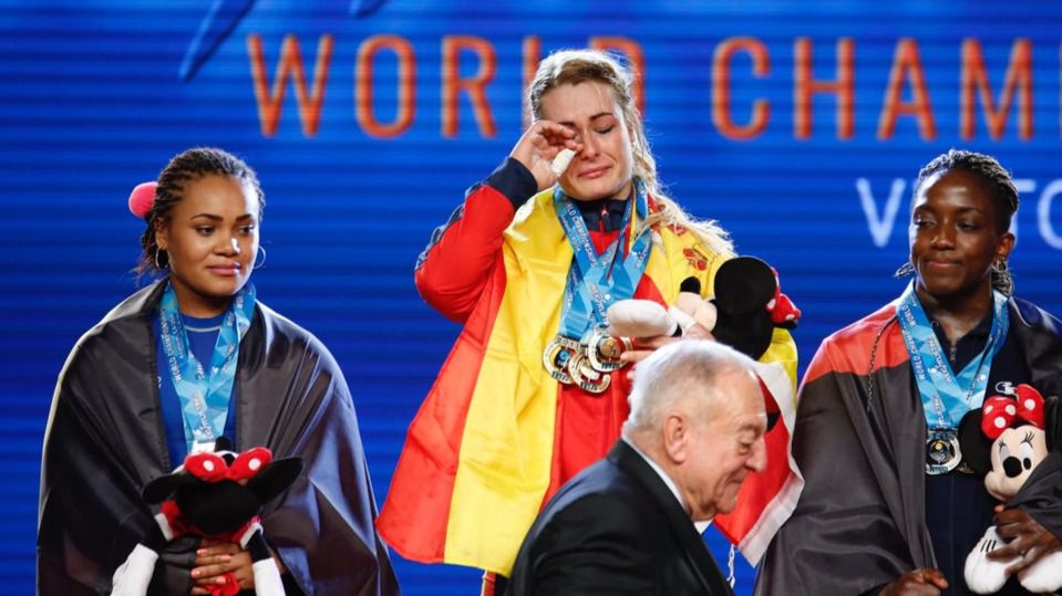 Lidia Valentín vuelve a levantar la gloria española en Halterofilia: campeona del mundo