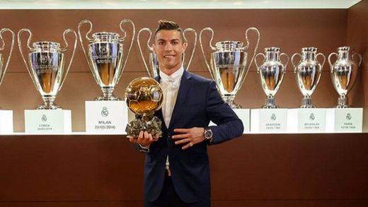Cristiano Ronaldo recibirá hoy su quinto Balón de Oro y empata con Messi
