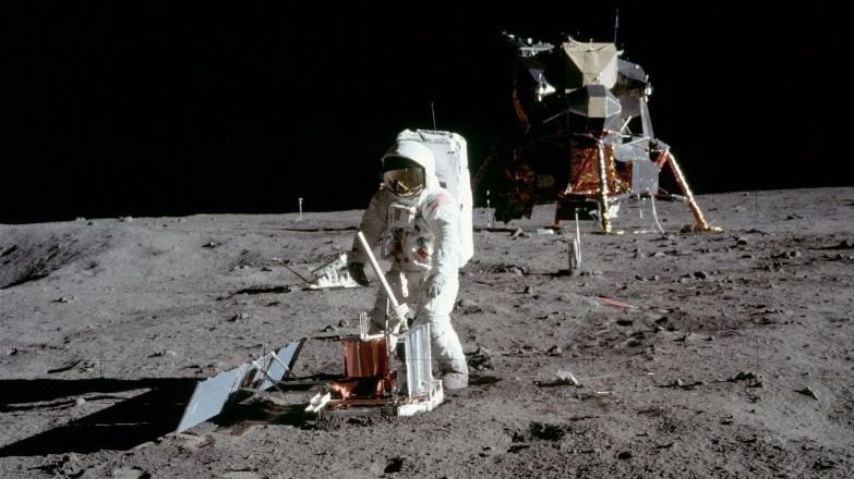 Trump ordena a la NASA volver a pisar la Luna