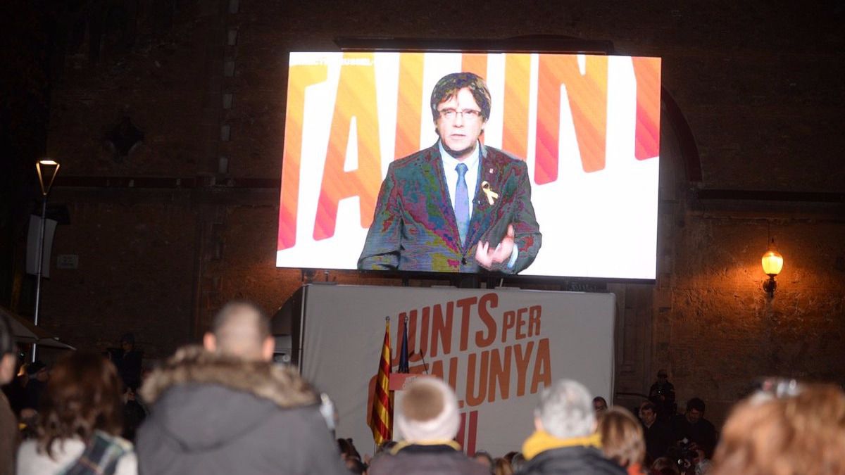 Puigdemont cerró campaña evitando enfrentarse a Junqueras sino pidiendo el voto anti-Rajoy