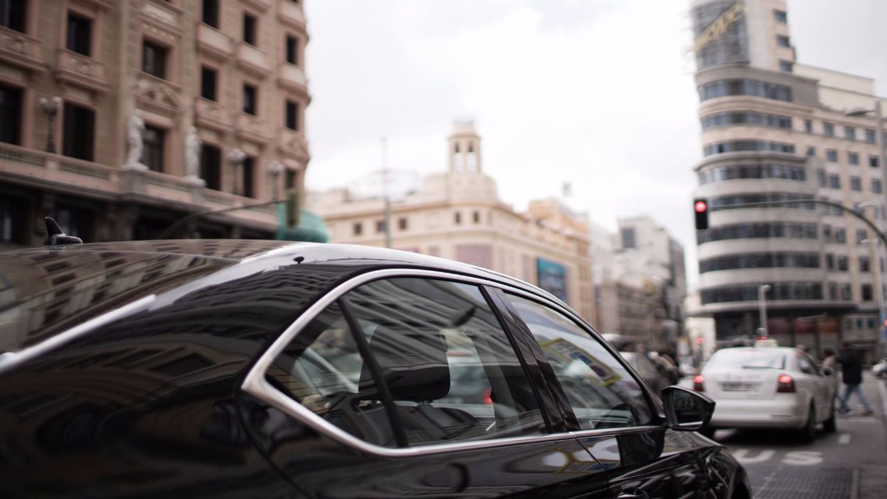 El Gobierno echa una mano a Uber al considerar que cumple con la legalidad