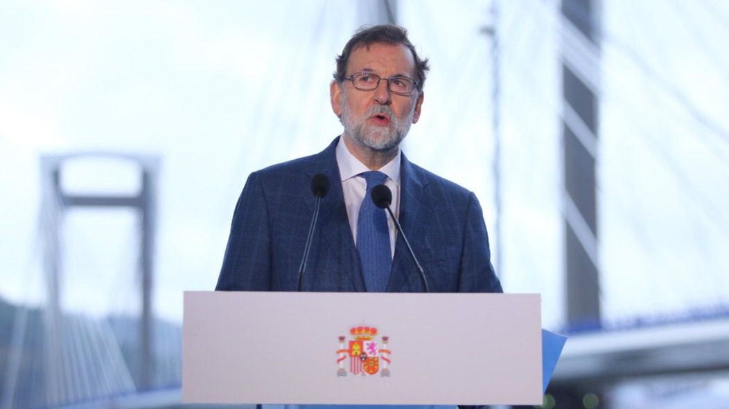 ... y Rajoy acabó el año con otro lapsus: "¡Feliz año 2016!"