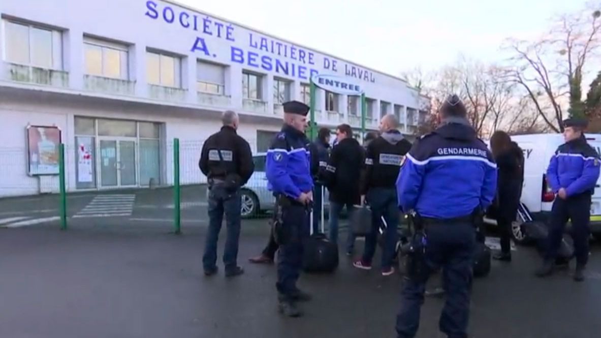 La policía francesa registra fábricas de Lactalis tras el escándalo de varios casos de salmonela