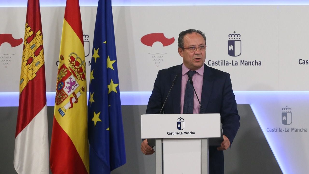 Castilla-La Mancha lleva las cuentas al día: encadena un semestre pagando en un máximo de 10 días a sus proveedores