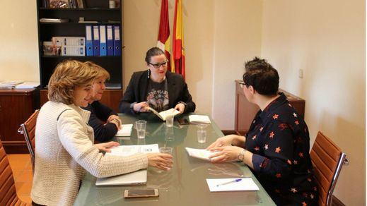 María Diaz (Podemos CLM) reunida con miembros de la Comisión Redactora del Estatuto de Informativos del ente público de Radio Televisión Castilla-La Mancha