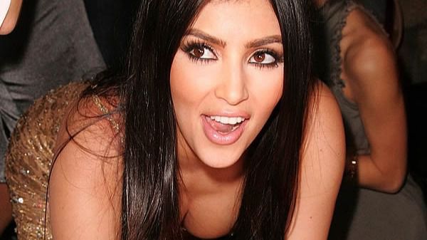 Kim Kardashian vuelve a encender las redes sociales con sus desnudos